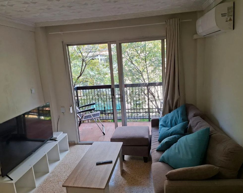 Living room of Flat for sale in  Valencia Capital  with Air Conditioner, Furnished and Balcony