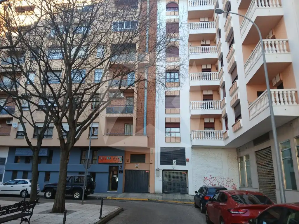 Garatge de lloguer a Plaza de Antonio Zoido Diaz, Maria Auxiliadora - Barriada de Llera