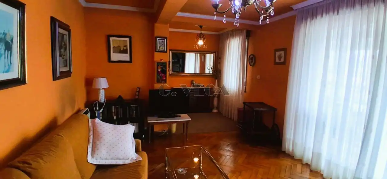 Sala de estar de Piso en venta en Vigo  con Calefacción y Parquet