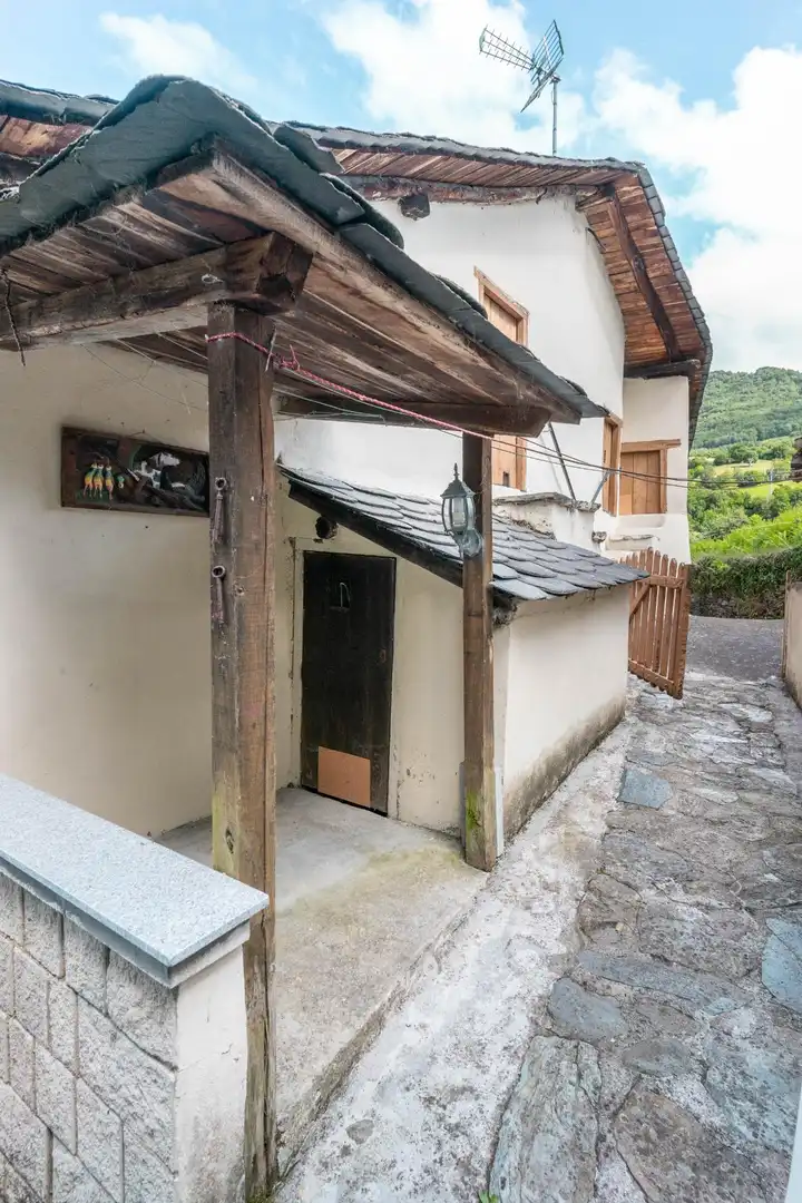 Casa o chalet en venta en Cangas del Narcea con Jardín privado, Amueblado y Balcón