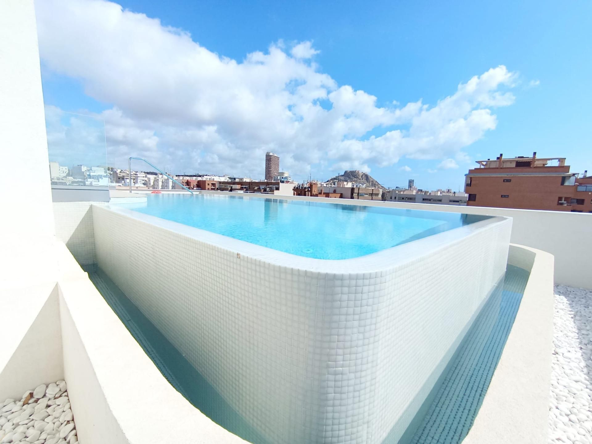 Piscina de Pis de lloguer en Alicante / Alacant amb Aire condicionat, Calefacció i Jardí privat