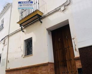 Vista exterior de Casa o xalet en venda en Arahal amb Terrassa