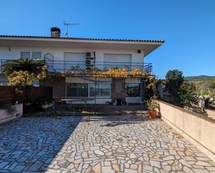 Vista exterior de Casa o xalet en venda en Arenys de Mar amb Terrassa i Balcó