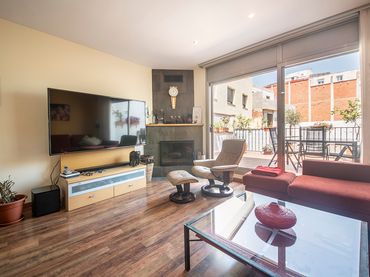 Terraced house with pool for sale in Carrer de la Beneficència