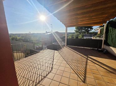 House with garden for sale in Abrera