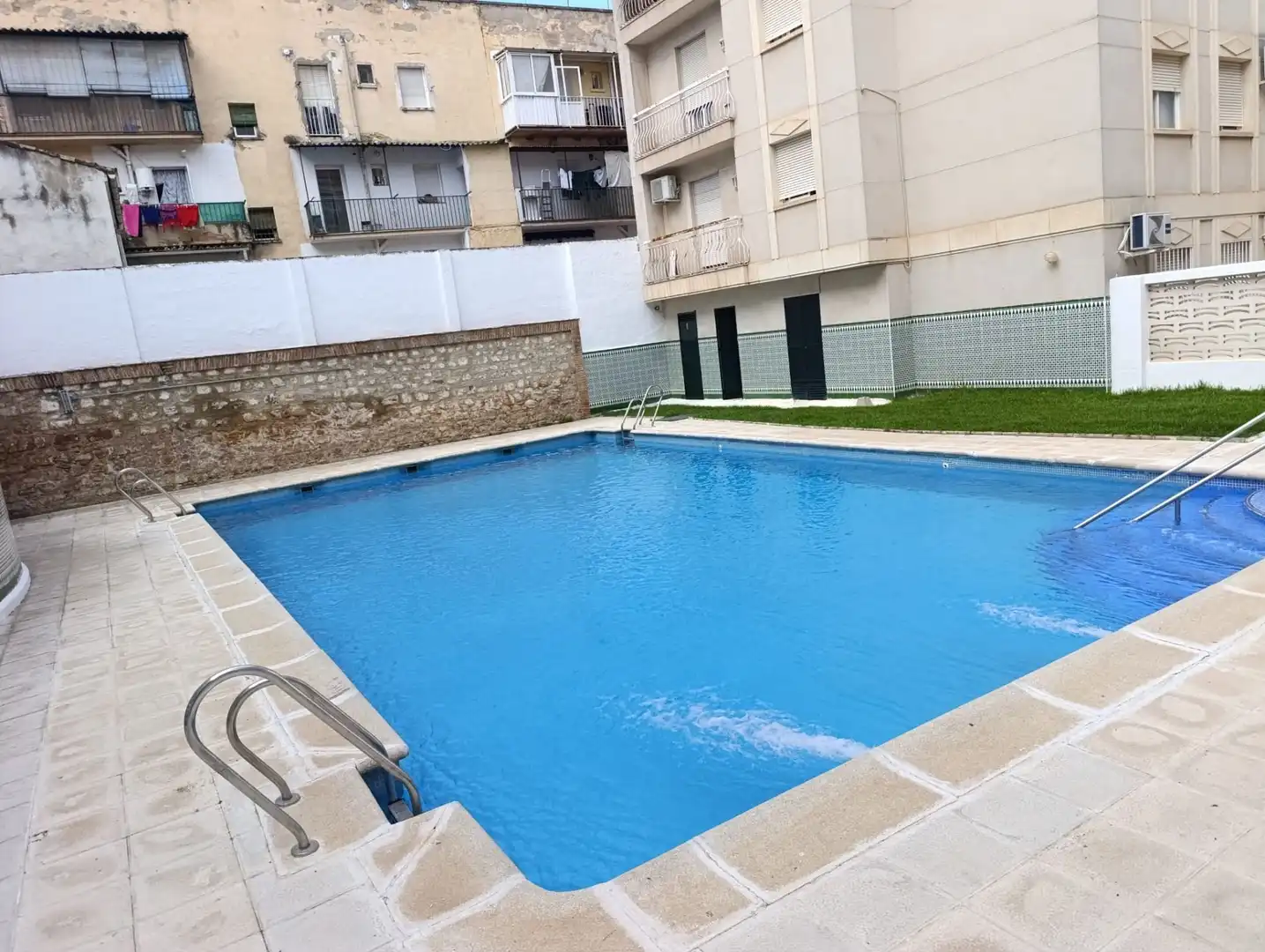 Piscina de Piso en venta en Linares con Aire acondicionado y Piscina comunitaria
