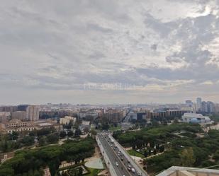 Vista exterior de Àtic en venda en  Valencia Capital amb Aire condicionat