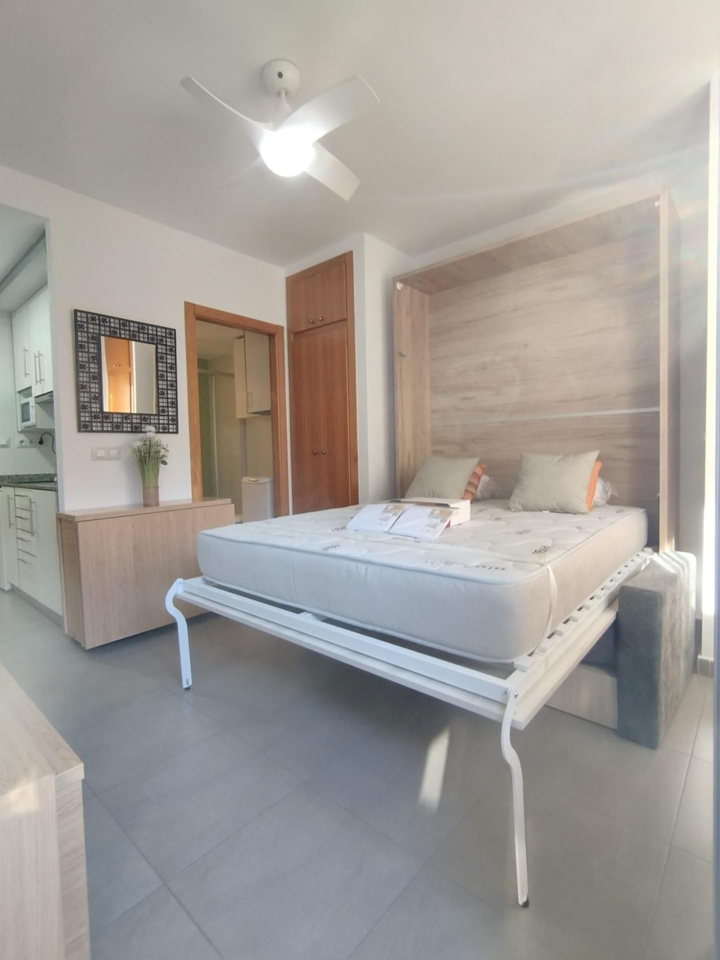 Dormitori de Estudi de lloguer en  Murcia Capital amb Aire condicionat, Traster i Moblat