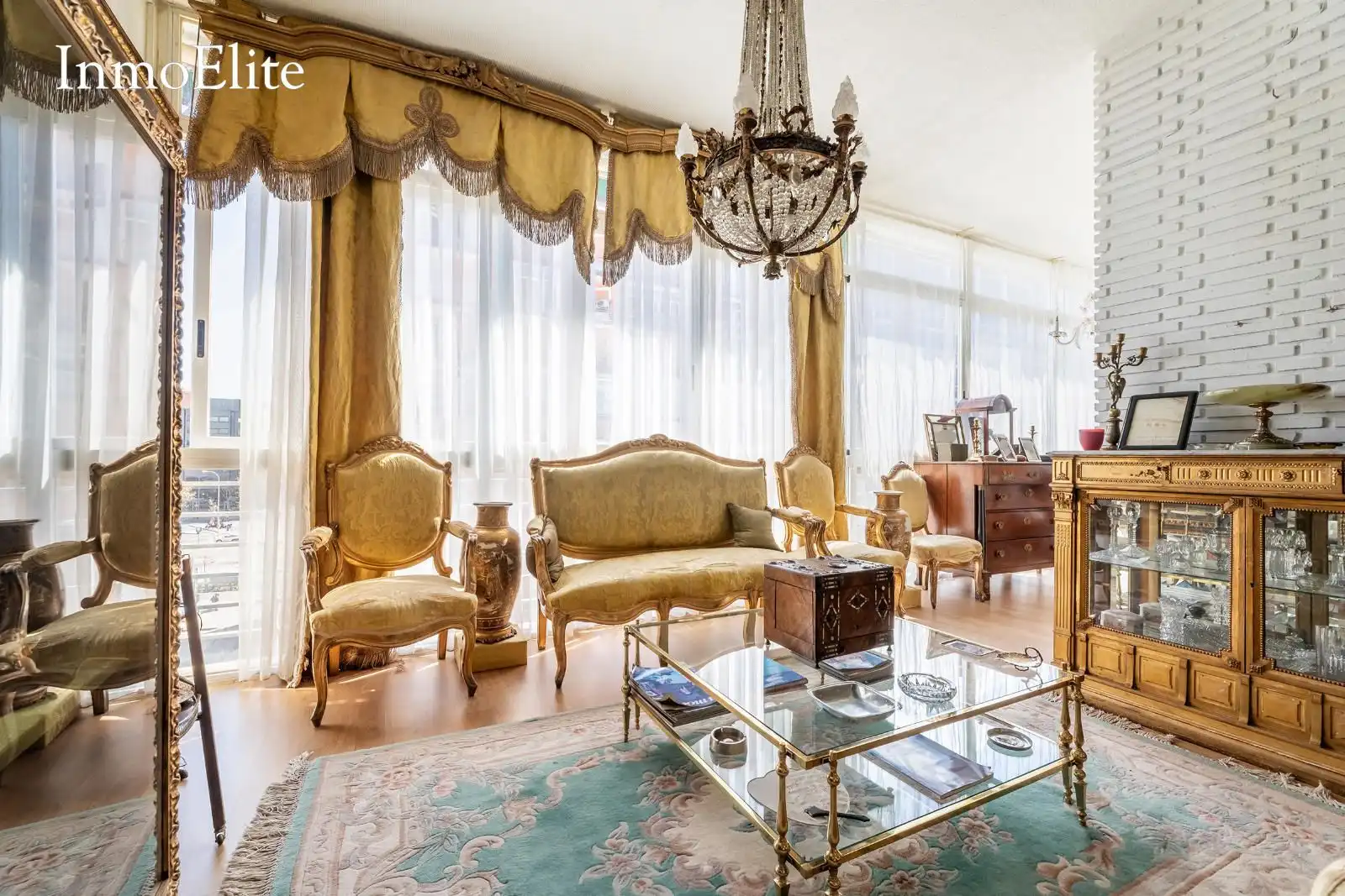 Sala d'estar de Pis en venda en  Madrid Capital amb Aire condicionat, Calefacció i Parquet