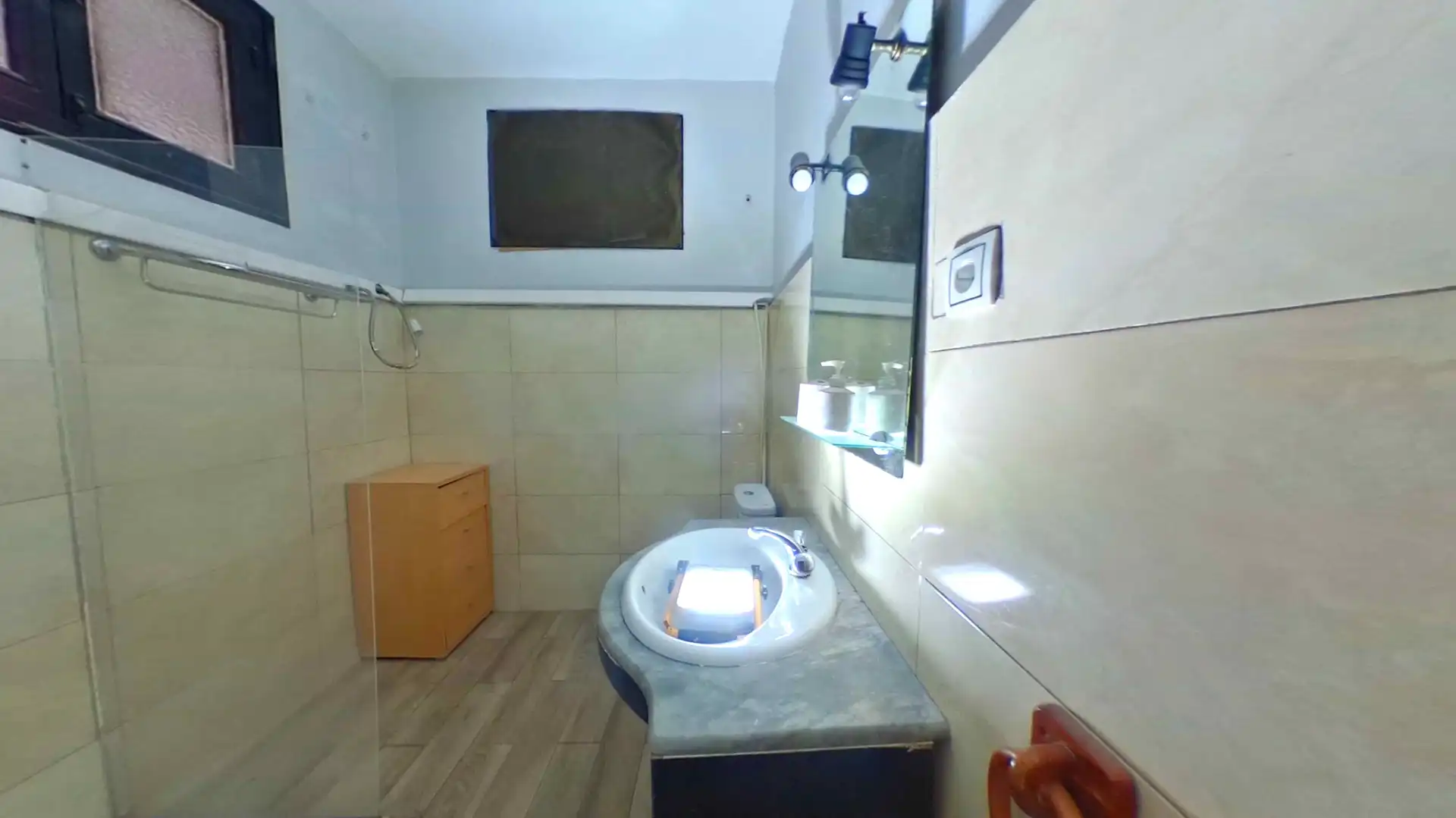 Badezimmer von Wohnungen zum Verkauf in Plasencia mit Balkon
