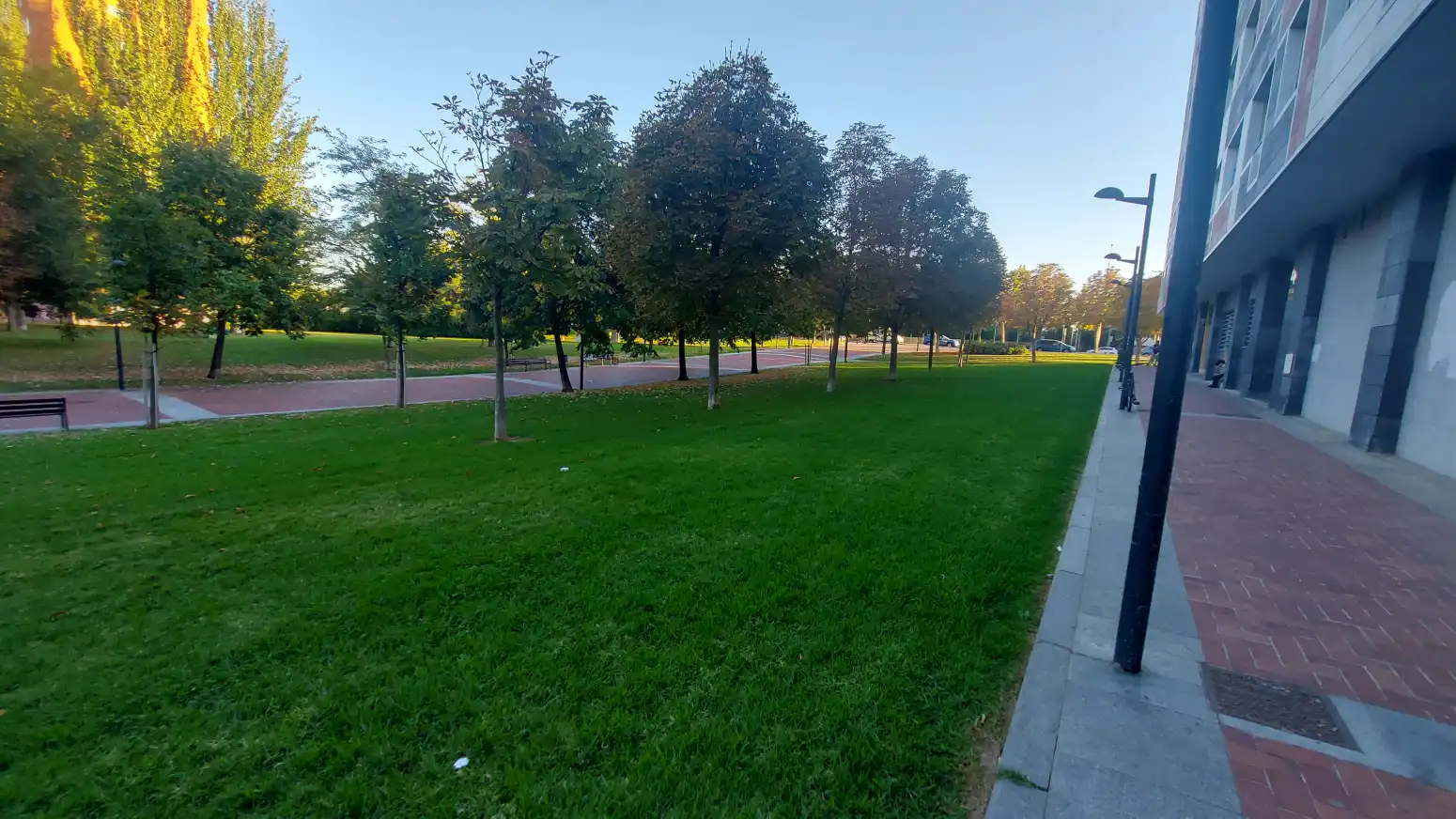 Vista exterior de Piso en venta en  Logroño con Aire acondicionado, Calefacción y Trastero