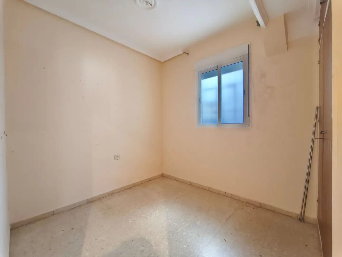 Habitación de Piso en venta en Huelva con Terraza y Trastero