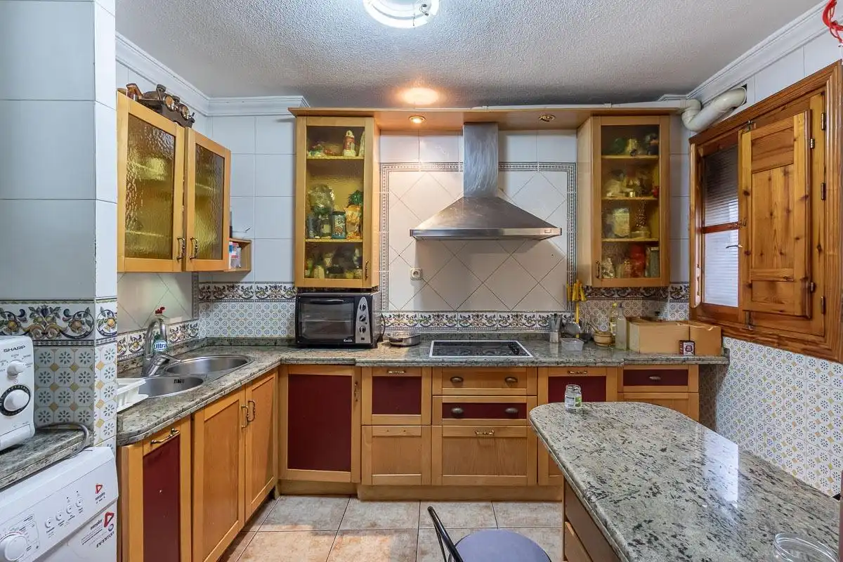 Kitchen of Houses for sale in Granada  with Air Conditioner, Heating and Terrace