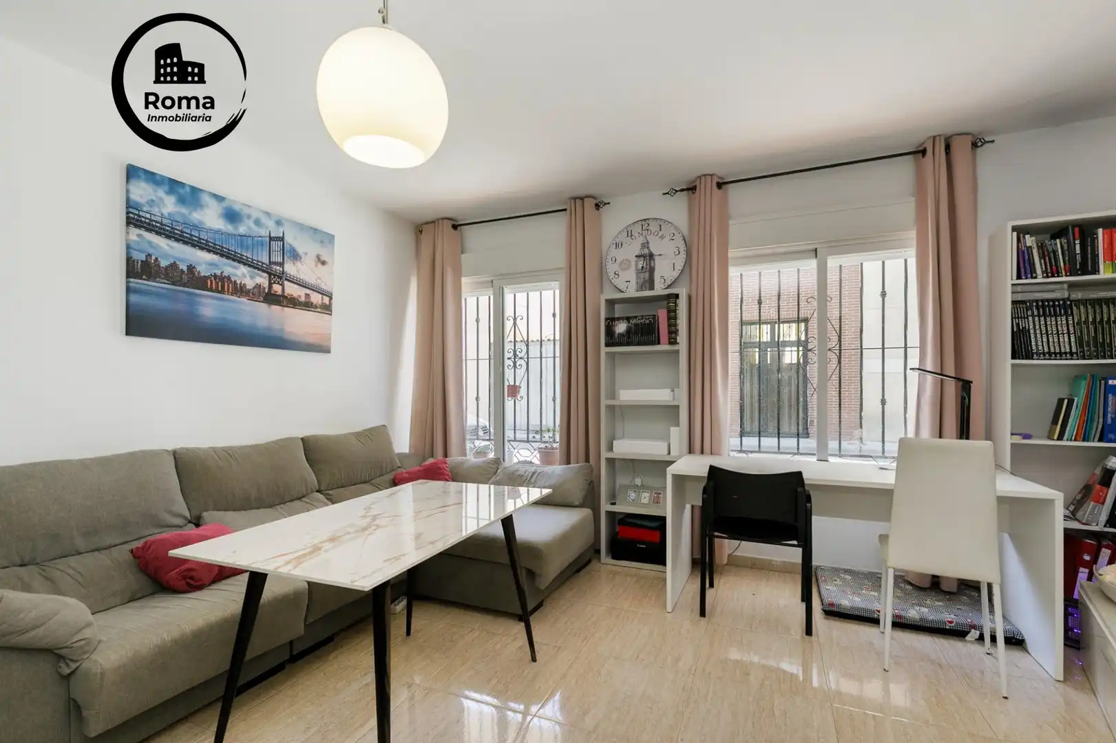 Sala d'estar de Casa adosada en venda en Fuente Vaqueros amb Aire condicionat i Calefacció
