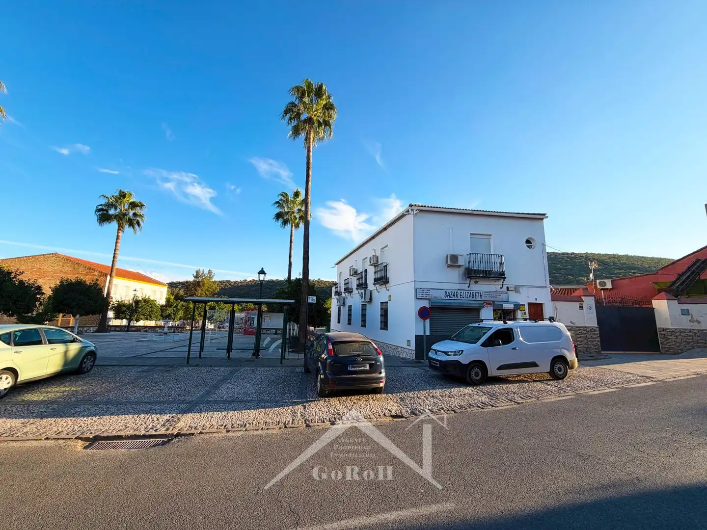 Edificio en venta en Almadén de la Plata, Sevilla