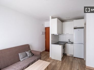 Appartamento con balcone in affitto a Villaverde