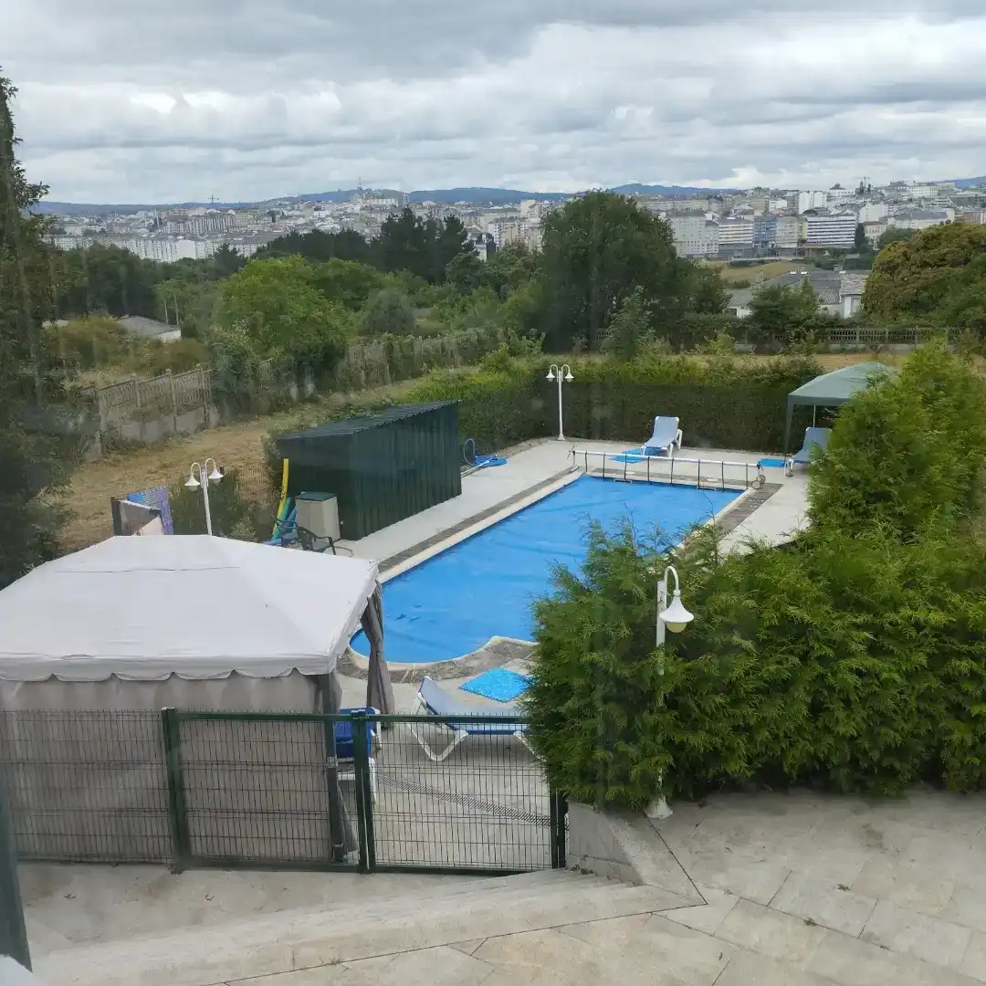 Piscina de Casa o xalet per a compartir en Lugo amb Jardí privat, Piscina i Moblat