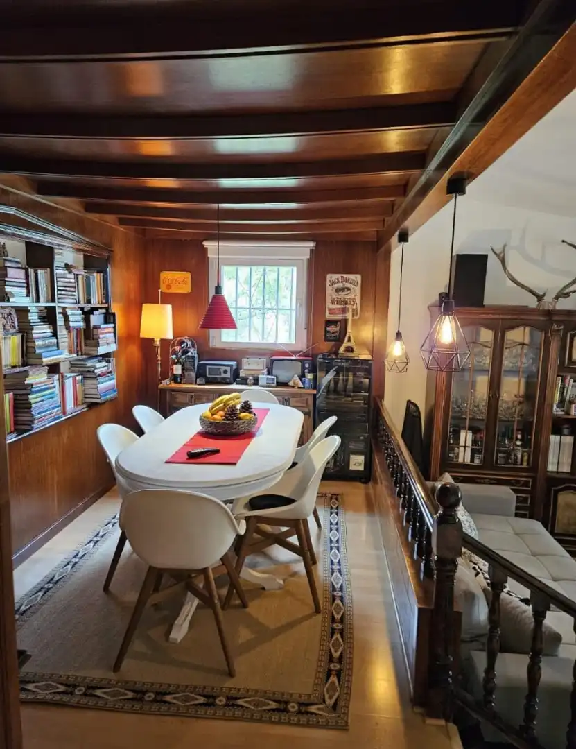 Comedor de Casa o chalet en venta en Navahondilla con Calefacción, Jardín privado y Parquet