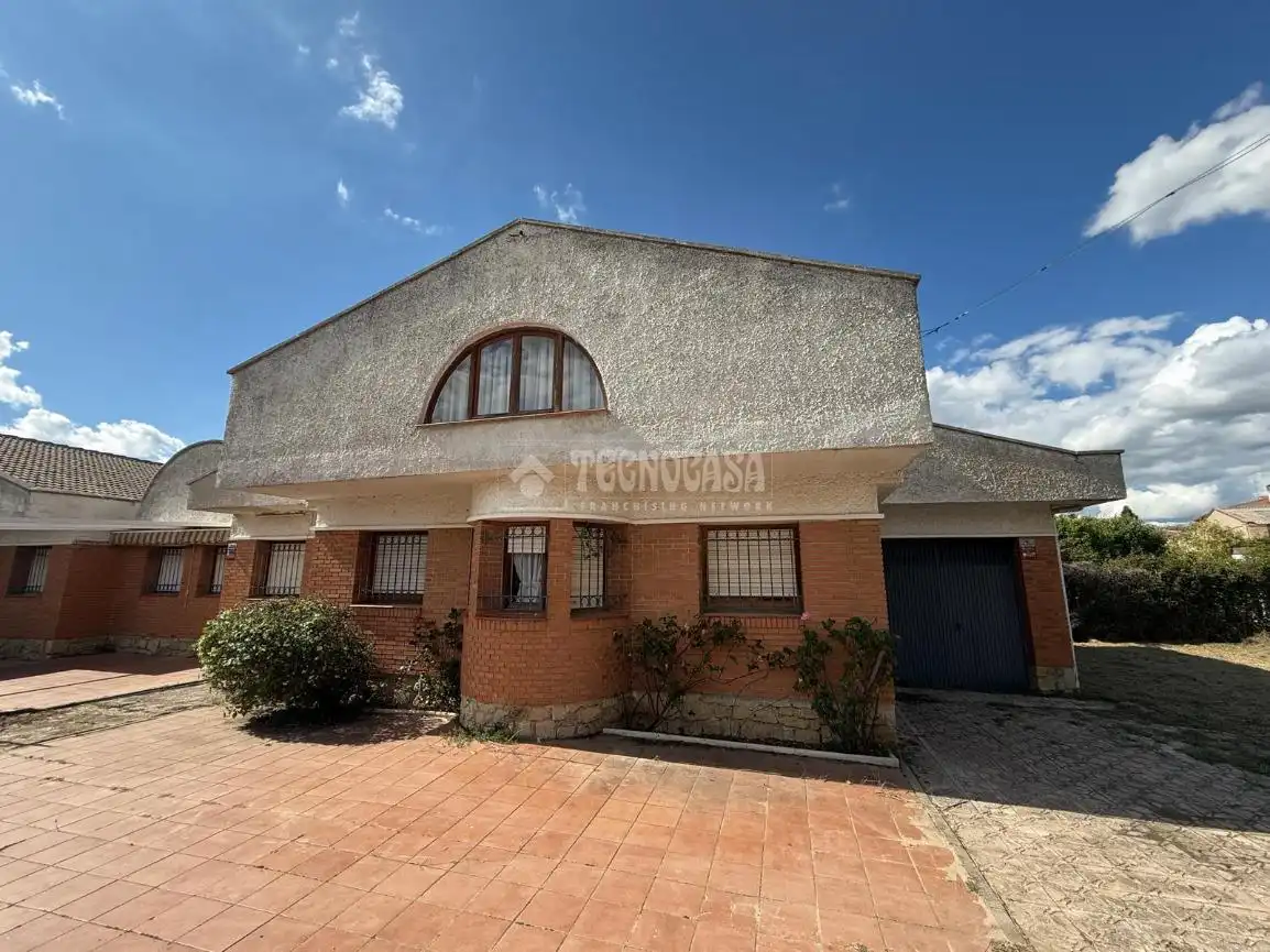 Vista exterior de Piso en venta en Horche con Calefacción