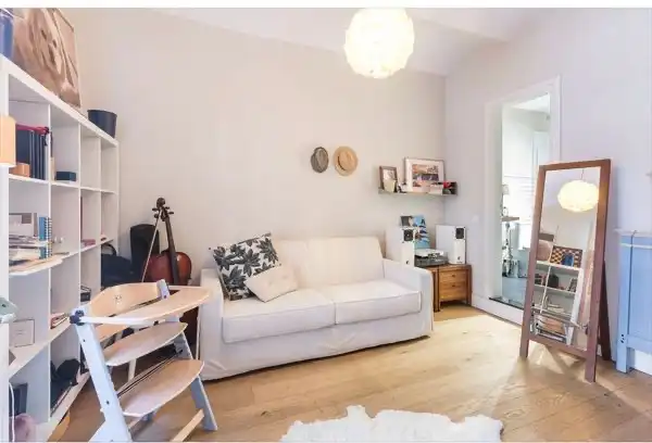 Wohnzimmer von Erdgeschoss zum Verkauf in Barcelona mit Klimaanlage, Heizung und Parkett