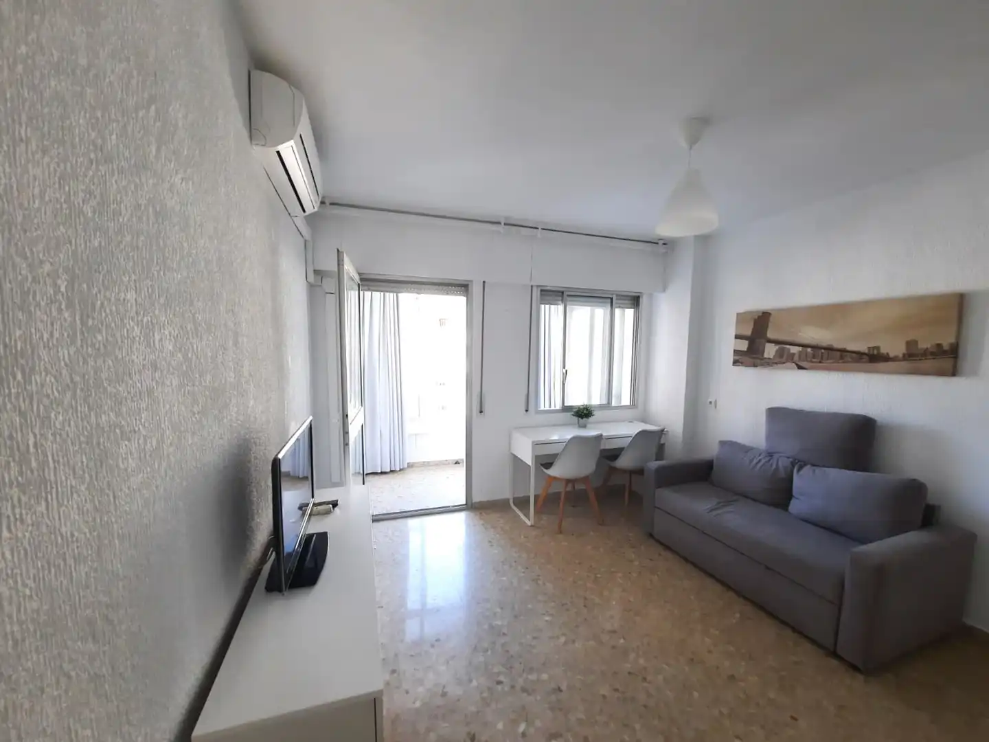 Sala d'estar de Estudi de lloguer en Torremolinos amb Aire condicionat, Calefacció i Terrassa