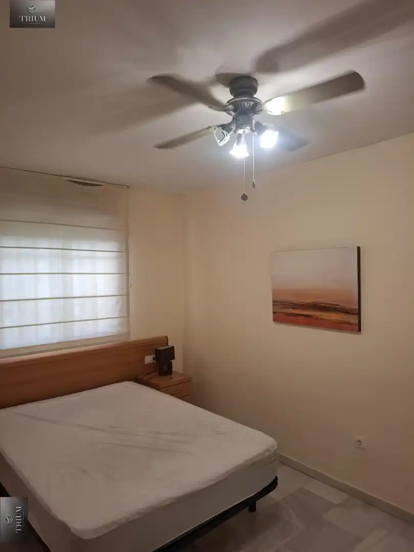 Schlafzimmer von Wohnungen zur Miete in Granada mit Klimaanlage, Heizung und Möbliert