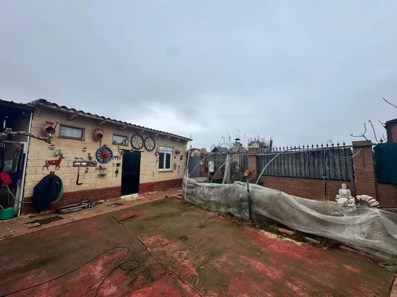 Jardín de Casa o chalet en venta en Onzonilla con Calefacción y Jardín privado