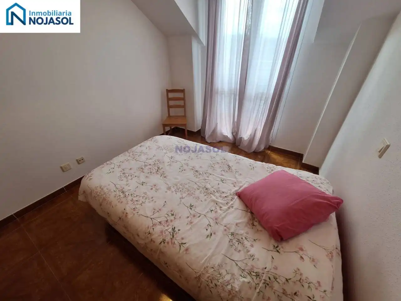 Habitación de Apartamento en venta en Meruelo con Calefacción, Terraza y Amueblado
