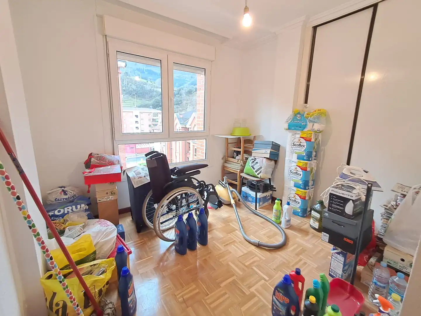 Schlafzimmer von Wohnung zum Verkauf in Valle de Trápaga-Trapagaran mit Heizung, Abstellraum und Möbliert