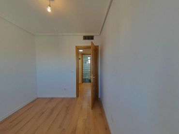 Piso con ascensor en venta en CL SUECIA