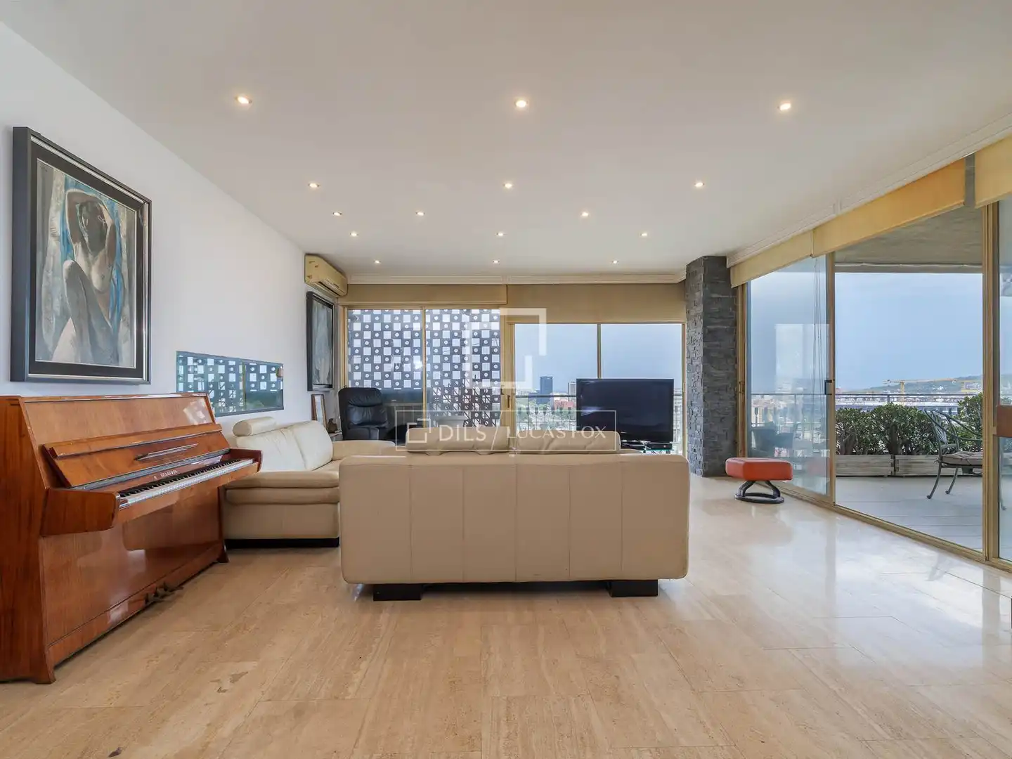 Wohnzimmer von Wohnung zum Verkauf in Barcelona mit Klimaanlage, Terrasse und Abstellraum