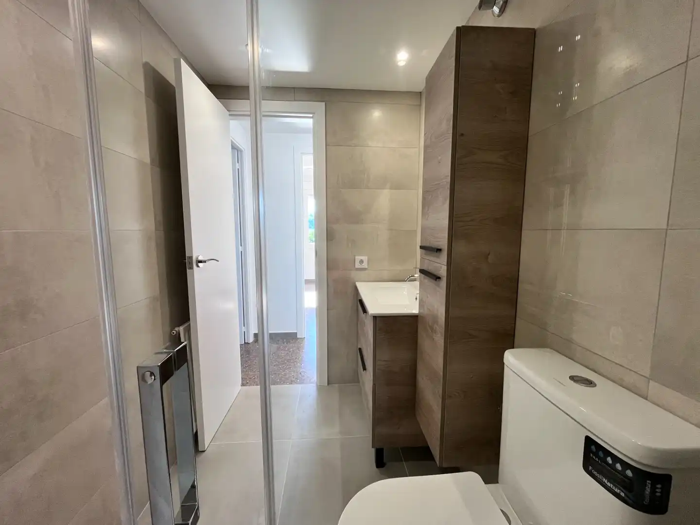 Badezimmer von Wohnung zur Miete in Girona mit Heizung, Ofen und Waschmaschine