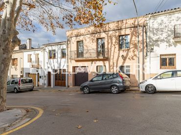 House with garden for sale in Begues