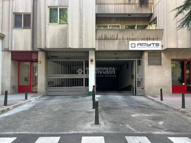 Garaje en Venta en C. de Sta. Cruz de Marcenado en Universidad - Malasaña