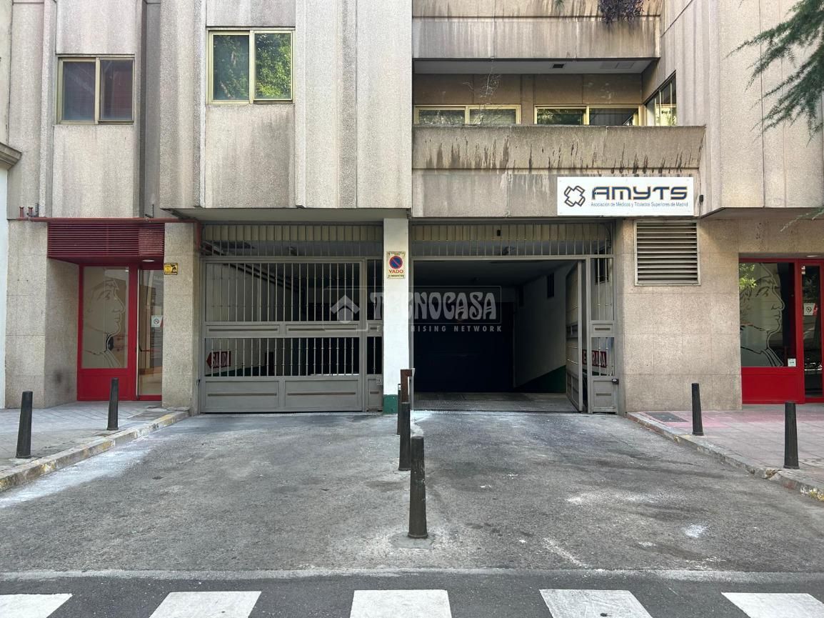 Aparcament de Garatge en venda en  Madrid Capital