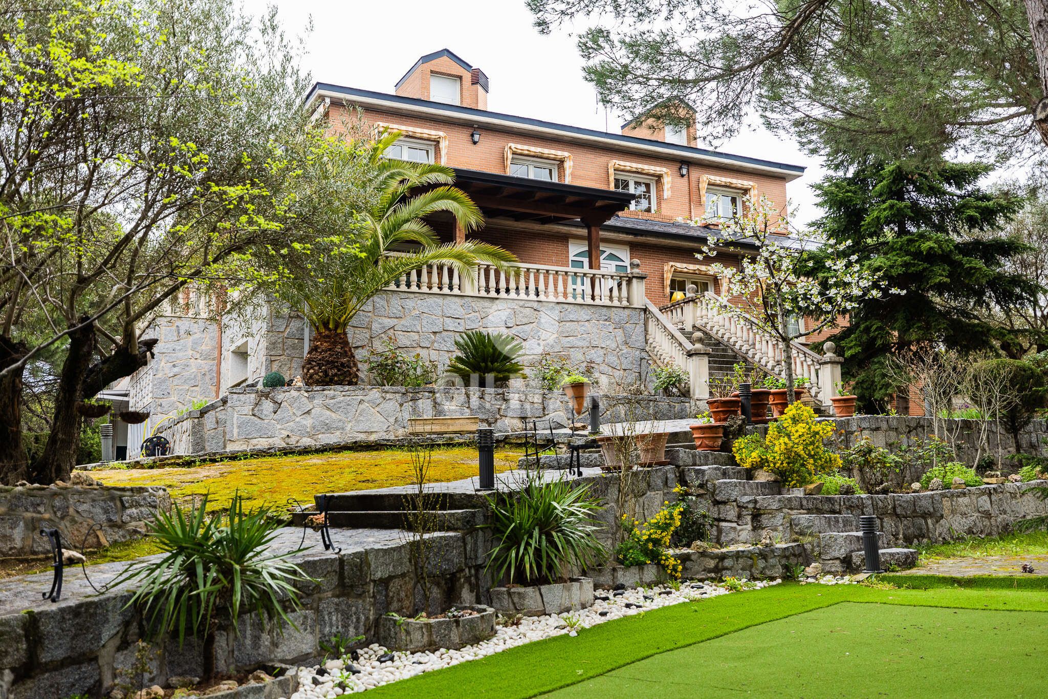 Vista exterior de Casa o chalet en venta en Torrelodones con Calefacción y Jardín privado
