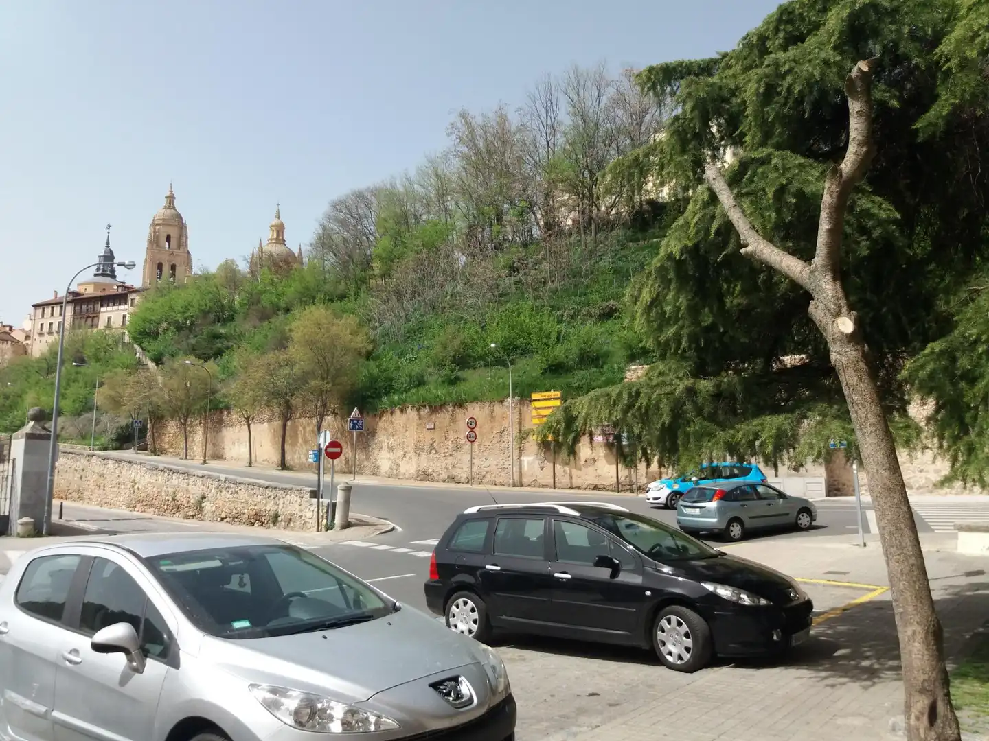 Vista exterior de Dúplex en venta en Segovia con Calefacción, Terraza y Balcón