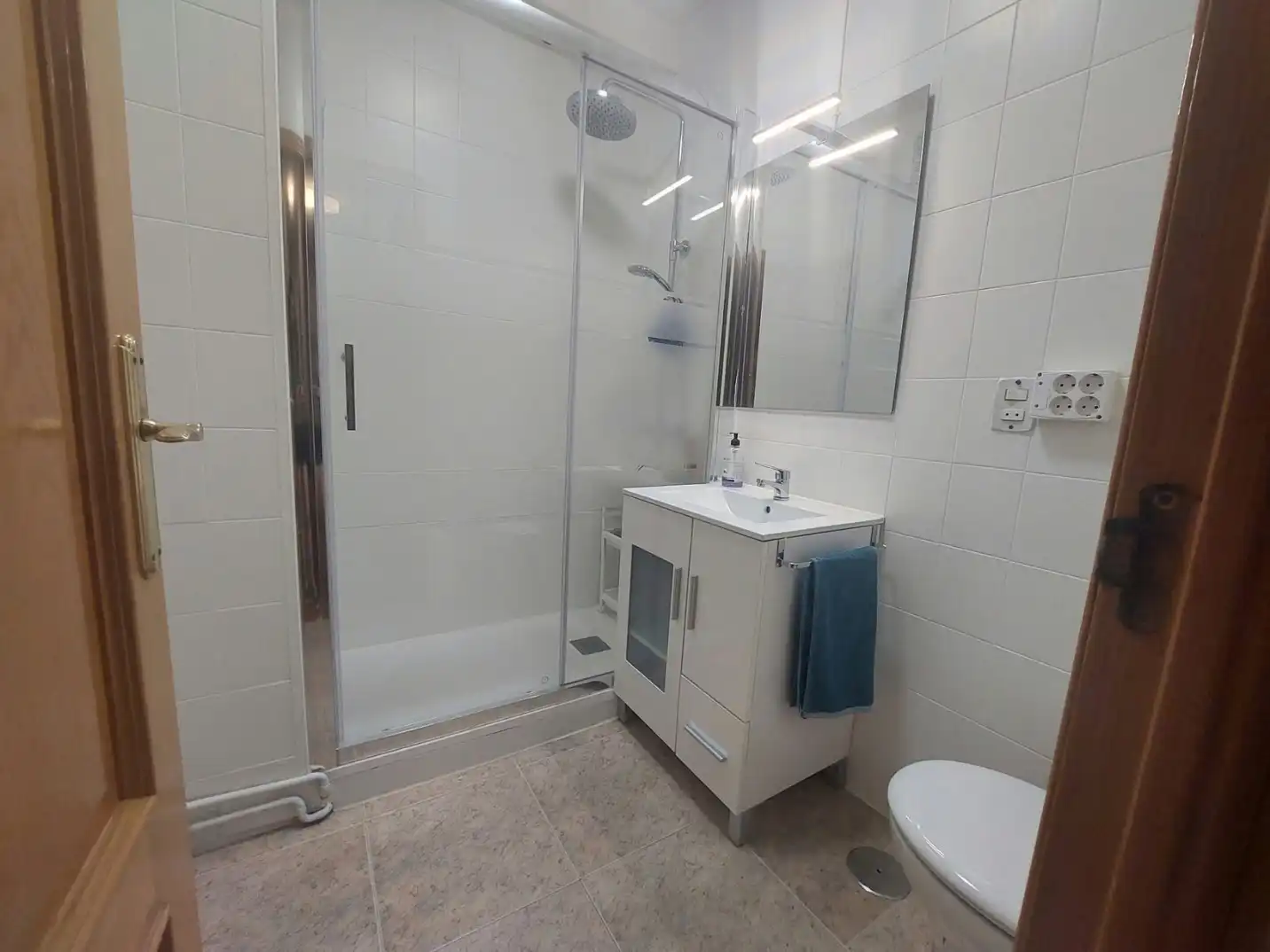 Bathroom of Flat for sale in Alcobendas  with Terrace