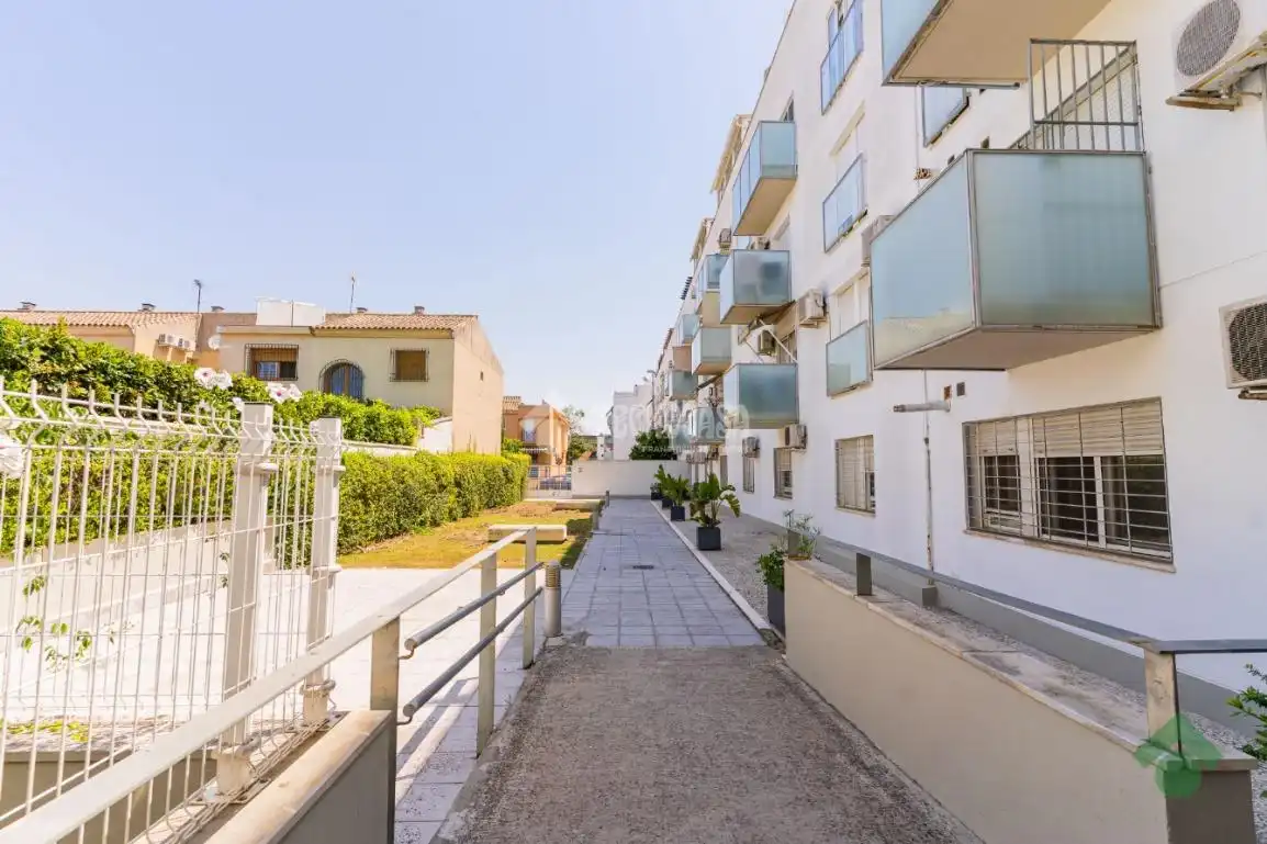 Außenansicht von Wohnung zum Verkauf in Jerez de la Frontera mit Klimaanlage und Terrasse