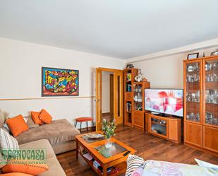 Living room of Flat for sale in Roquetas de Mar  with Terrace, Furnished and Balcony