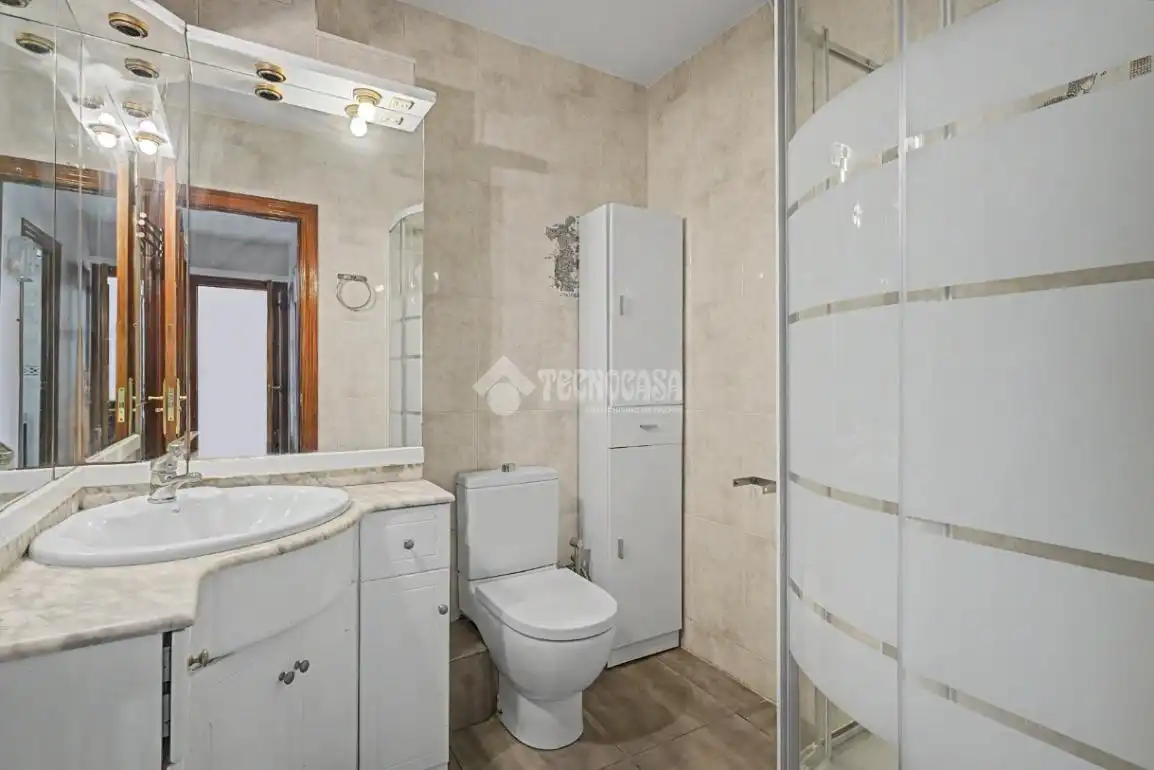 Baño de Piso en venta en Cornellà de Llobregat con Aire acondicionado y Balcón