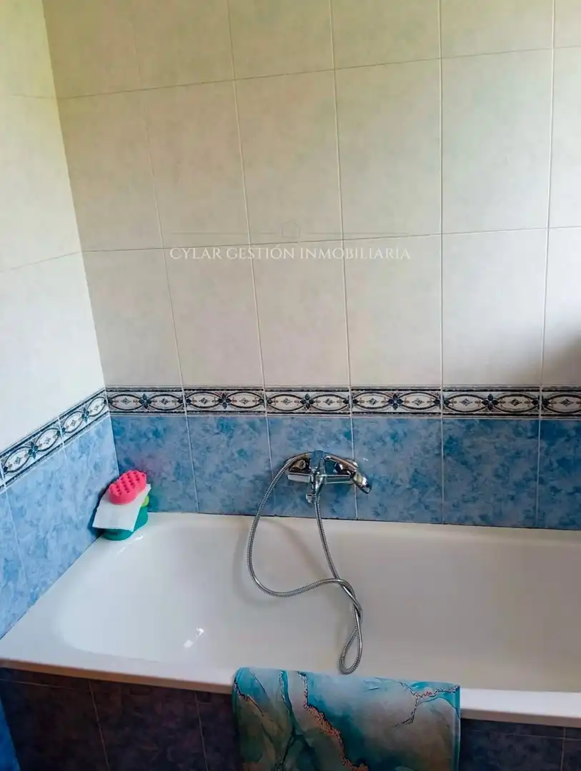 Bathroom of Flat for sale in Salamanca  with Heating, Parquet flooring and Washing machine