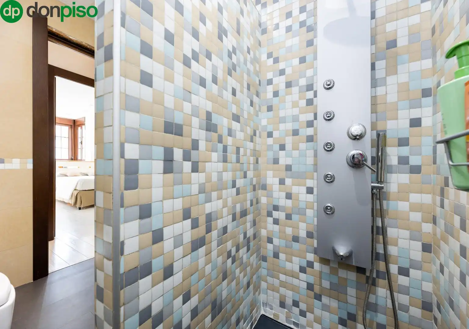 Bathroom of Flat for sale in Granada  with Air Conditioner