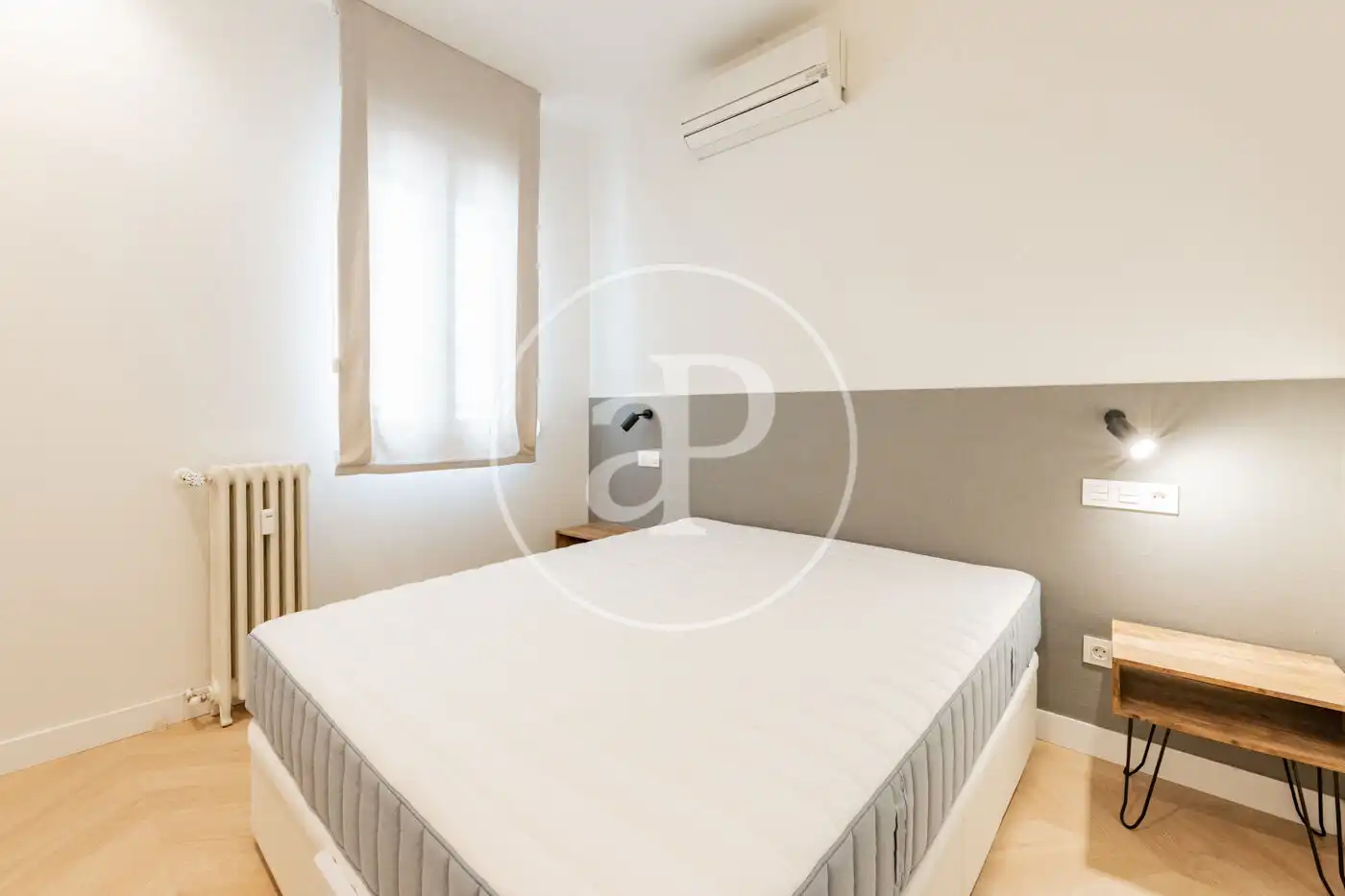 Schlafzimmer von Wohnung zur Miete in Madrid mit Klimaanlage, Heizung und Möbliert