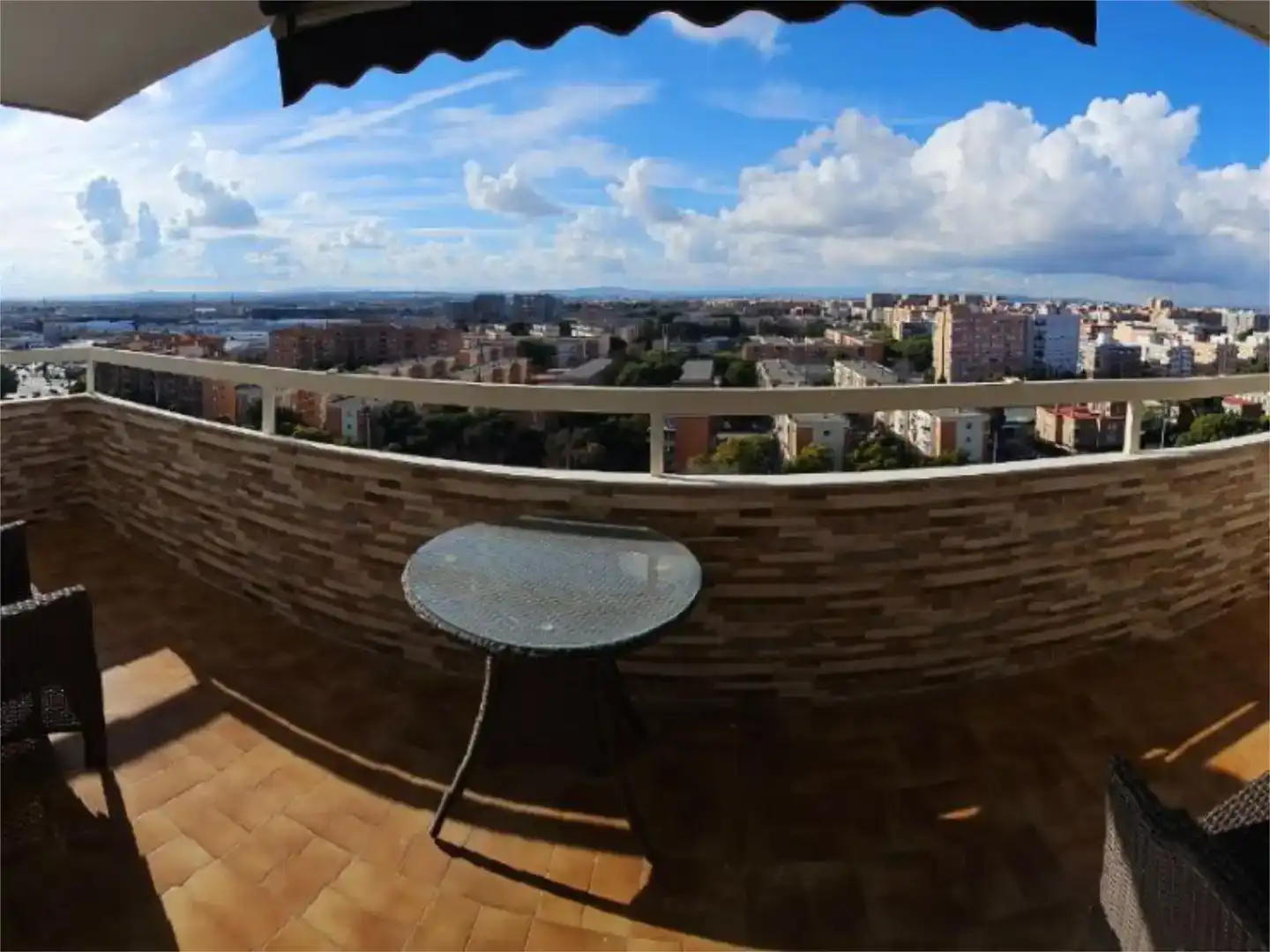 Terrasse von Wohnung zum Verkauf in  Valencia Capital mit Klimaanlage und Balkon