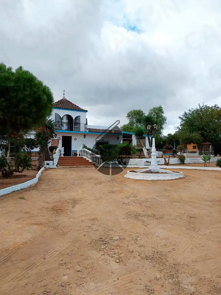 Landhaus mit Pool zum Verkauf in La Puebla del Río, imagen 2