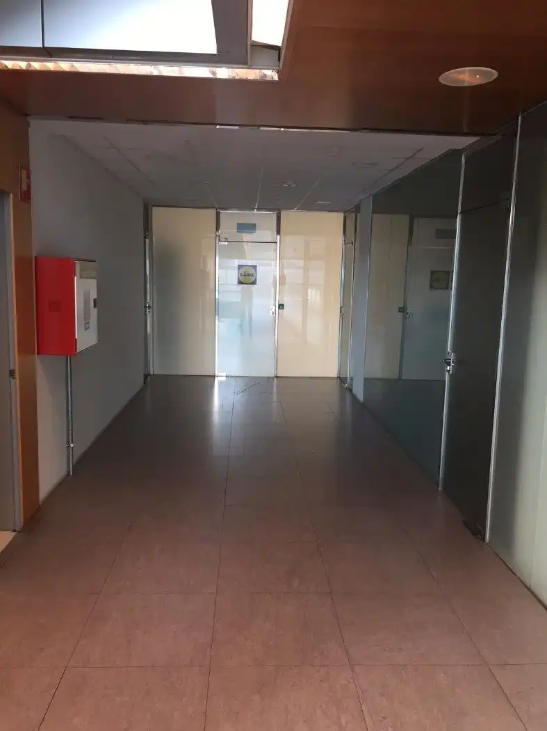 Local en venta en Avinguda Corts Catalanes, 8, Roquetes - Can Magí