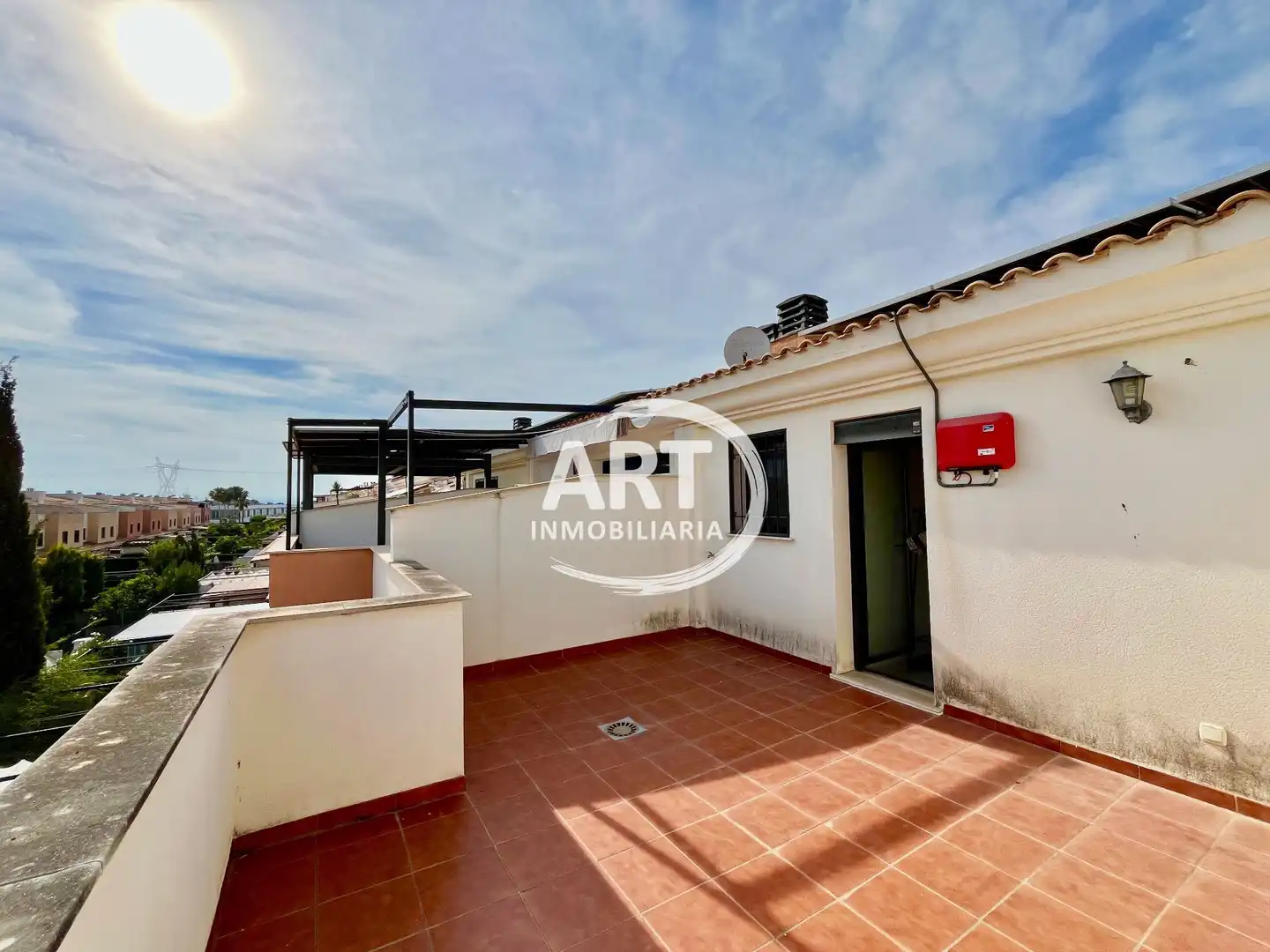 Terrasse von Einfamilien-Reihenhaus zum Verkauf in San Antonio de Benagéber mit Klimaanlage, Heizung und Terrasse