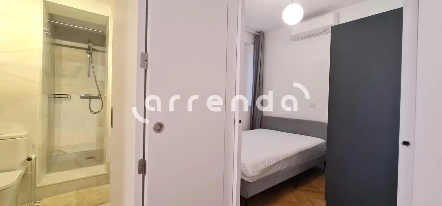 Schlafzimmer von Wohnung zur Miete in Madrid mit Klimaanlage und Möbliert