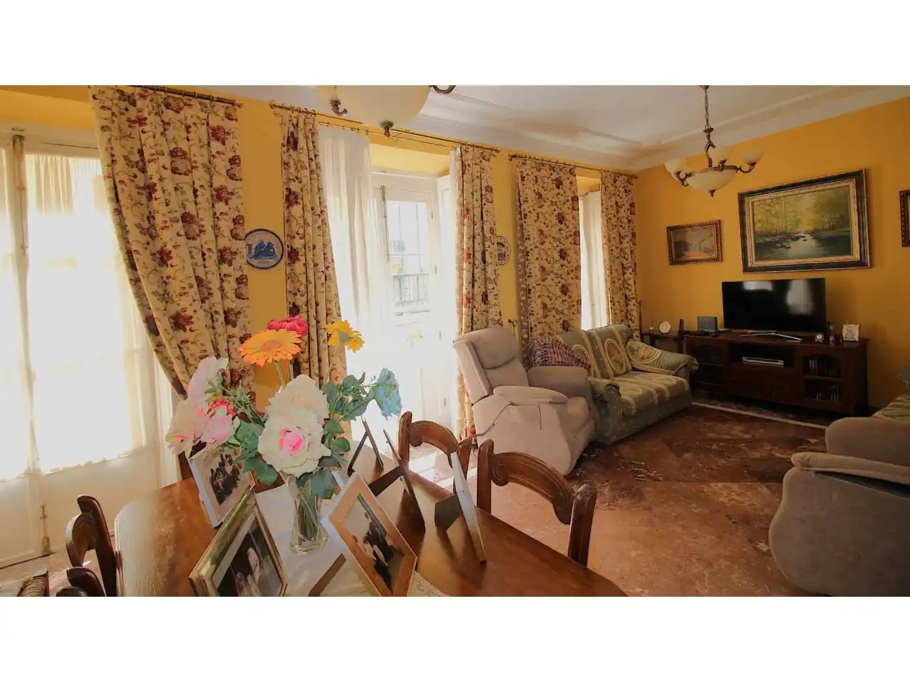 Living room of Houses for sale in Sevilla  with Air Conditioner, Heating and Terrace